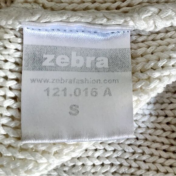 Zebra Cream Cable Knit Cropped Scoop Neck Sweater Size Small - Picture 8 of 9